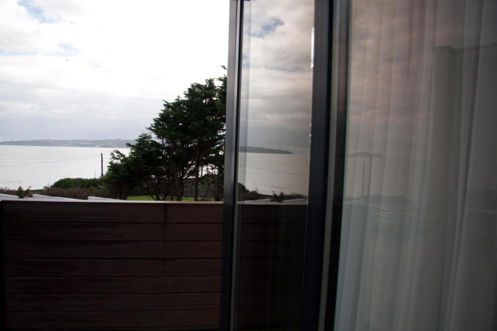 White Sands Hotel Портмарнок Экстерьер фото