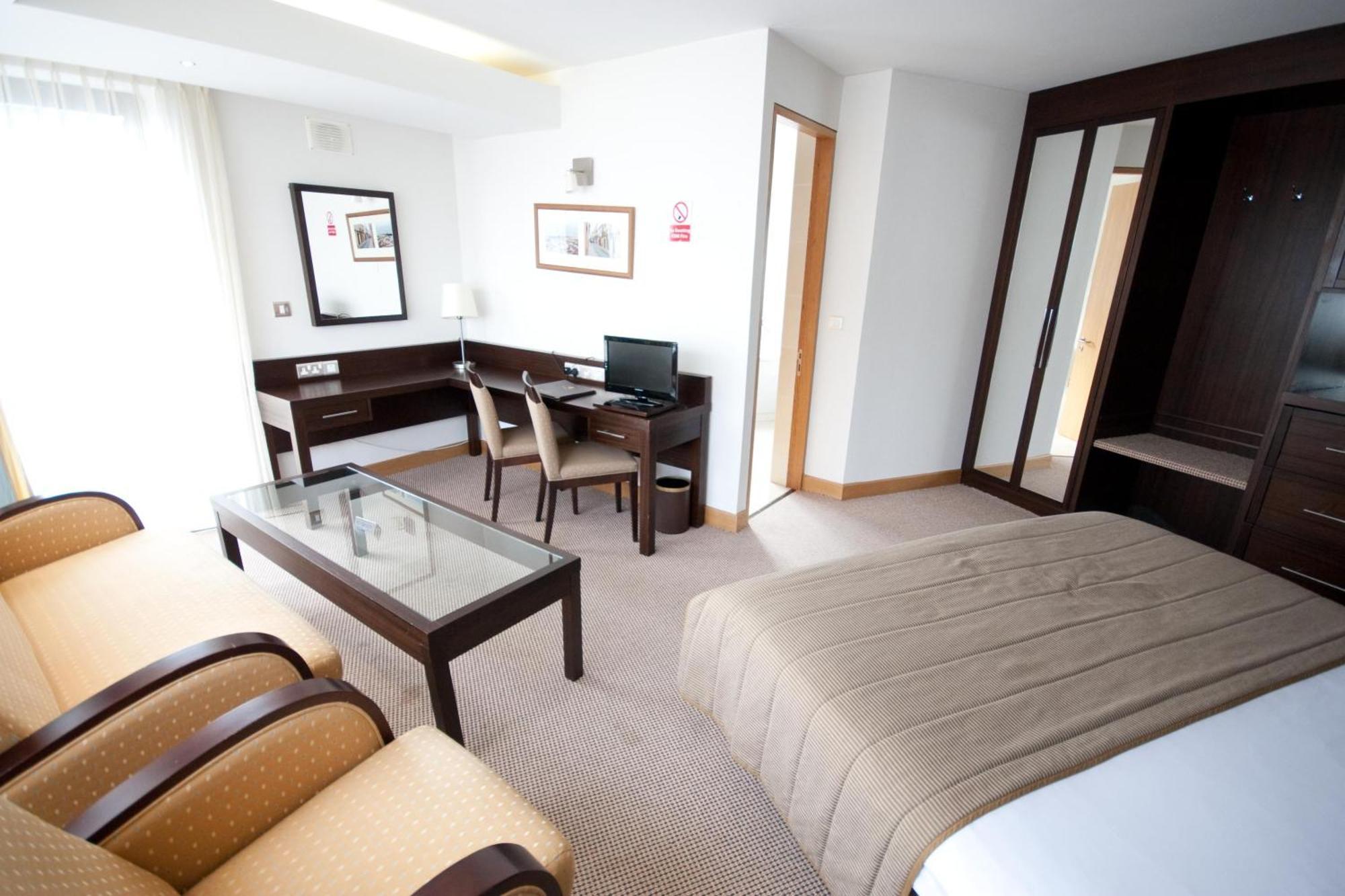 White Sands Hotel Портмарнок Экстерьер фото