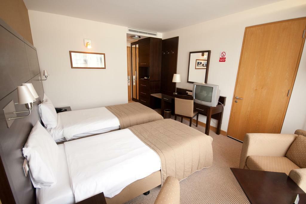 White Sands Hotel Портмарнок Экстерьер фото